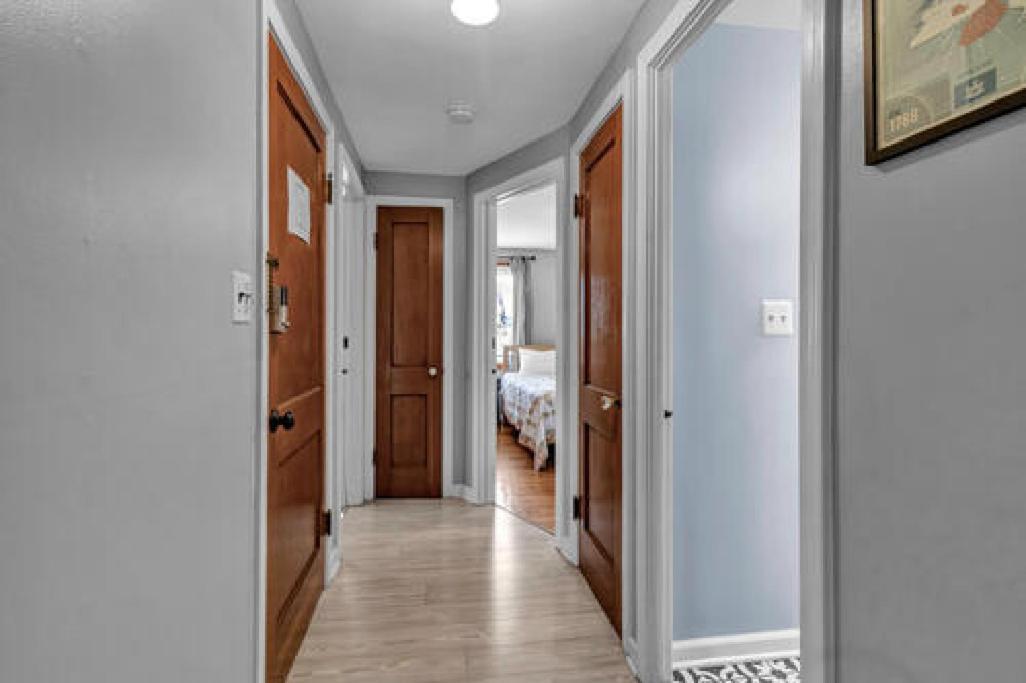 Gorgeous 2 Queen Bedroom Lower Apartment In North Buffalo With Free Driveway Parking Bagian luar foto