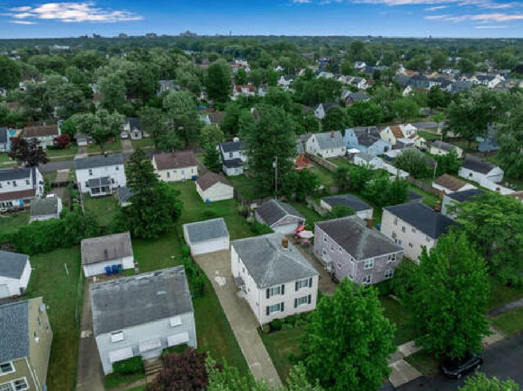 Gorgeous 2 Queen Bedroom Lower Apartment In North Buffalo With Free Driveway Parking Bagian luar foto