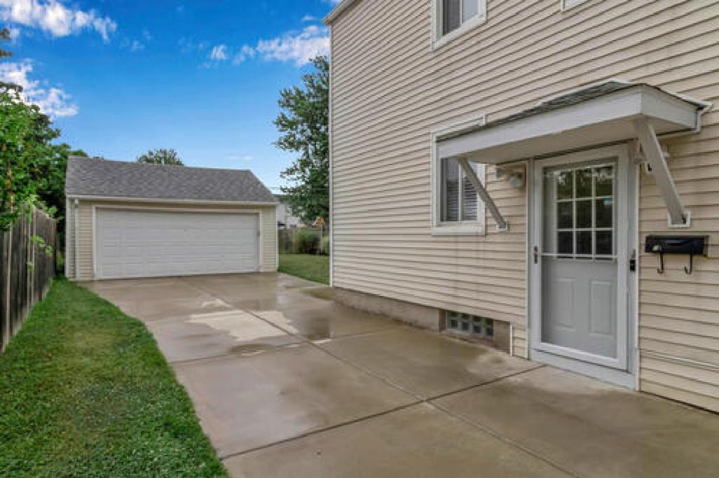 Gorgeous 2 Queen Bedroom Lower Apartment In North Buffalo With Free Driveway Parking Bagian luar foto